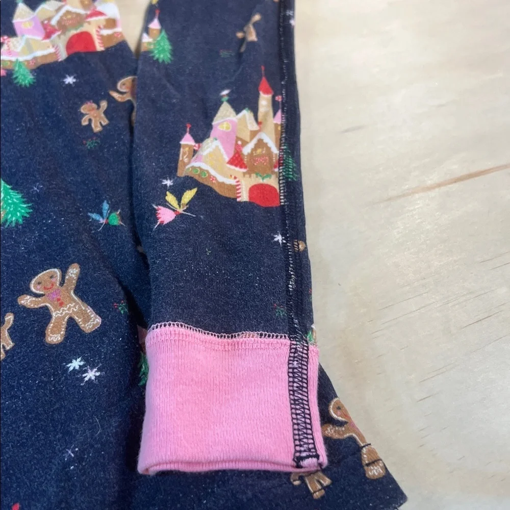 Hanna Andersson Castle and Gingerbread Pajama Set - Blue/Grey and Pink Sz 8